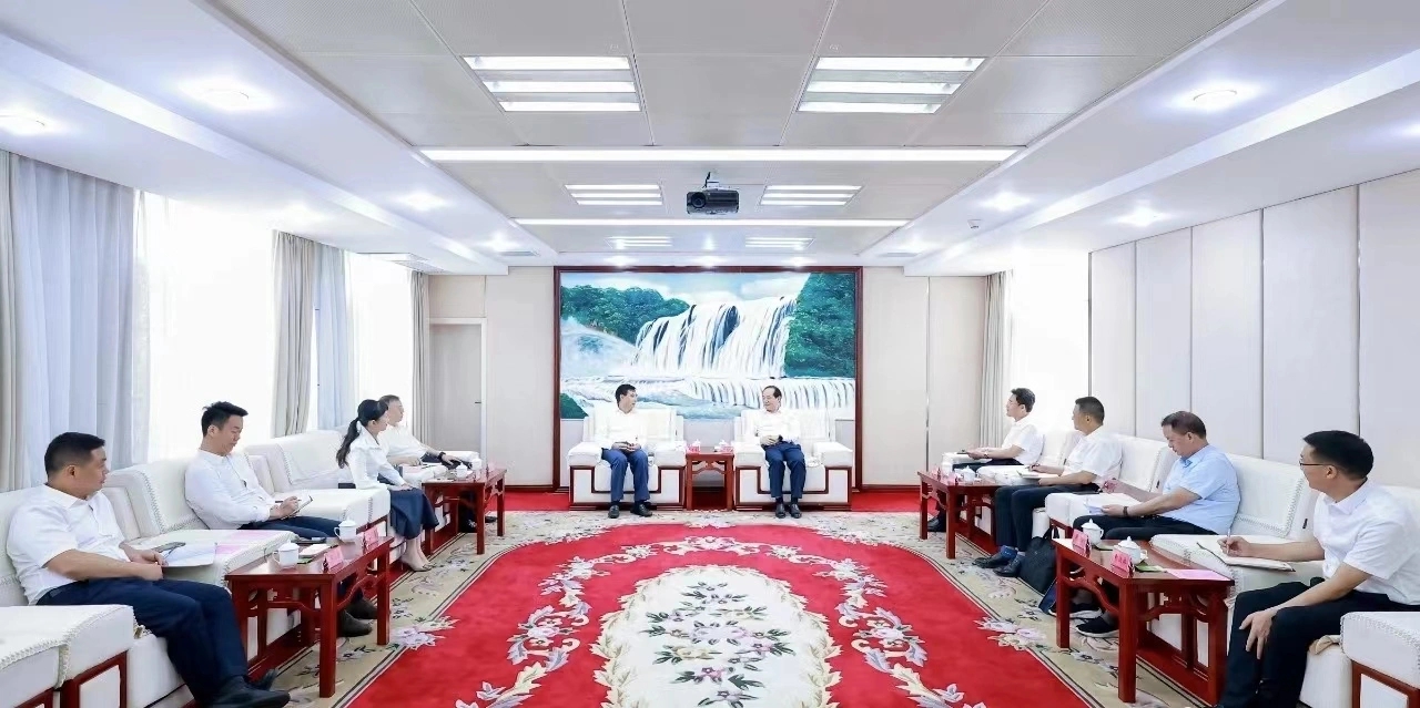 安顺市主要领导会见贵州建工集团党委书记、董事长、总经理陈世华一行